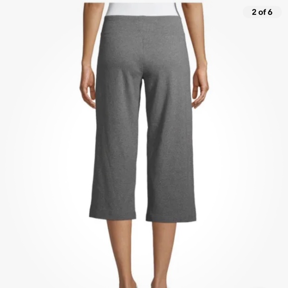Athletic Works Women’s Heather Gray Athleisure Relaxed Fit Capris XXL/20 NEW - Picture 2 of 6